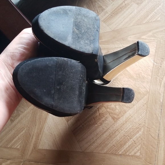 Heels - Picture 7 of 7